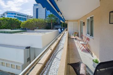 https://cdn.resales-online.com/public/xfnjwk1pw1/properties/1c92f8c141ed11f0ad0102e0405b089b/w1200/8-e64a9055bba3e77ac8aca3b893cdf826.jpg?v=1749140011