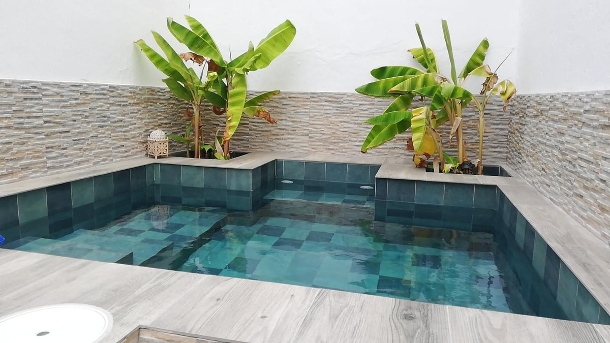 https://cdn.resales-online.com/public/cd9pzuj89n/properties/404fb0ad3c6f11f0ad0102e0405b089b/w1200/1-7980e48d732b6fc85c14b43b94d2aa54.jpg?v=1748514782
