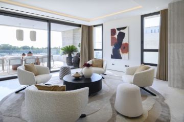 https://cdn.resales-online.com/public/vj79r8sgv9/properties/2b68817e41f611f0ad0102e0405b089b/w1200/3-e898b2bb2a2fdfd06d2c39894dce8316.jpg?v=1749207736