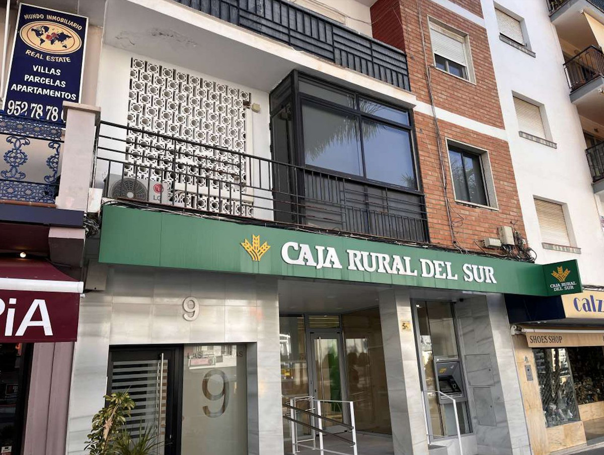 https://cdn.resales-online.com/public/ac8oyti78m/properties/60ed17b542ad11f0ad0102e0405b089b/w1200/1-7980e48d732b6fc85c14b43b94d2aa54.jpg?v=1749202658