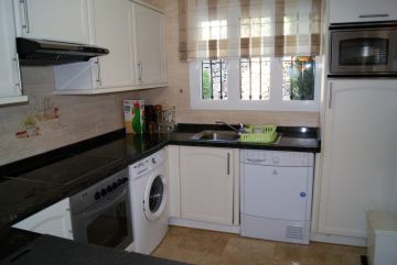 https://cdn.resales-online.com/public/l5qiehb852/properties/4a50c898452411f0ad0102e0405b089b/w1200/17-dd5fcd4f0eb487dfa3803f7e20814c0e.jpg?v=1749471861