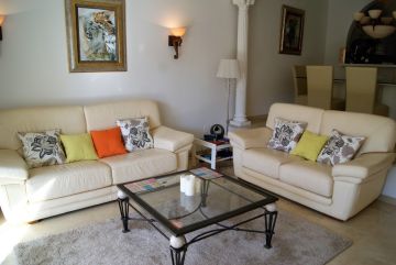 https://cdn.resales-online.com/public/l5qiehb852/properties/4a50c898452411f0ad0102e0405b089b/w1200/2-5bd7b9d04b45e33852eaf0ec6670150d.jpg?v=1749471861