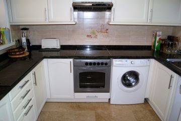 https://cdn.resales-online.com/public/l5qiehb852/properties/4a50c898452411f0ad0102e0405b089b/w1200/6-241328e1bcc9c0d8ce1222beb6c967a8.jpg?v=1749471861
