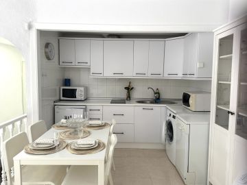 https://cdn.resales-online.com/public/jss4682jto/properties/47ee3cb0451811f0ad0102e0405b089b/w1200/11-20939a0134ad724a8cb2a801094d15a4.jpg?v=1749466703