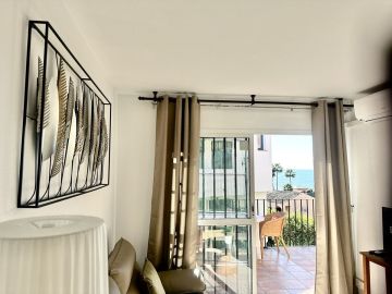 https://cdn.resales-online.com/public/jss4682jto/properties/47ee3cb0451811f0ad0102e0405b089b/w1200/7-aa4cc561180b369757c0bb4af9886cd3.jpg?v=1749466703