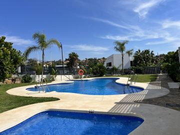 https://cdn.resales-online.com/public/11ri1gpymy/properties/77c02229450911f0ad0102e0405b089b/w1200/1-7980e48d732b6fc85c14b43b94d2aa54.jpg?v=1749461583