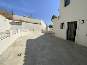 https://cdn.resales-online.com/public/11ri1gpymy/properties/77c02229450911f0ad0102e0405b089b/w1200/12-53013098fcab6c38b1379cd33298e050.jpg?v=1749461583