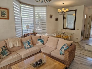 https://cdn.resales-online.com/public/mqnvx9mnu2/properties/5b2bb6b6405711f0ad0102e0405b089b/w1200/13-5fd73dea700db77384c091ca9818b1a9.jpg?v=1748944724