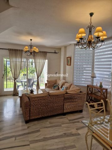 https://cdn.resales-online.com/public/mqnvx9mnu2/properties/5b2bb6b6405711f0ad0102e0405b089b/w1200/15-11d12f2f454f2f5e9b981fdd8b901d51.jpg?v=1748944724