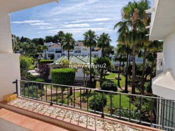 https://cdn.resales-online.com/public/mqnvx9mnu2/properties/5b2bb6b6405711f0ad0102e0405b089b/w1200/2-5bd7b9d04b45e33852eaf0ec6670150d.jpg?v=1748944724