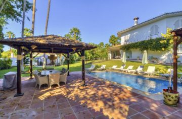 https://cdn.resales-online.com/public/2clagkpr0e/properties/e7ec13921f8811f0ad0102e0405b089b/w1200/19-d0ed7da2012a09046d307c195d98e7d6.jpg?v=1745338355
