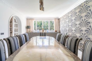 https://cdn.resales-online.com/public/2clagkpr0e/properties/e7ec13921f8811f0ad0102e0405b089b/w1200/4-c23c0f86247804fa50226aecd8b0b2c8.jpg?v=1745338355