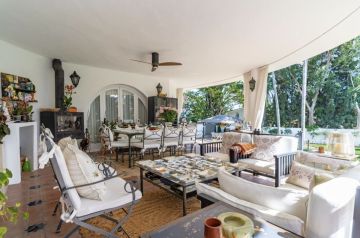 https://cdn.resales-online.com/public/2clagkpr0e/properties/e7ec13921f8811f0ad0102e0405b089b/w1200/5-3595ad71cbd87be6c3643a4285ef4791.jpg?v=1745338355