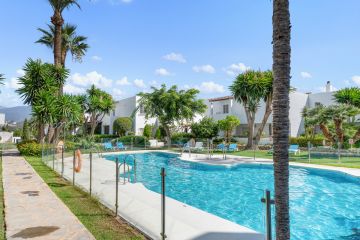 https://cdn.resales-online.com/public/xxgluerdu7/properties/1904953245b511f0ad0102e0405b089b/w1200/2-5bd7b9d04b45e33852eaf0ec6670150d.jpg?v=1749534055