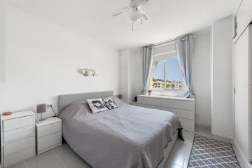 https://cdn.resales-online.com/public/hku2fpg7p6/properties/62f7653b45b011f0ad0102e0405b089b/w1200/12-53013098fcab6c38b1379cd33298e050.jpg?v=1749532032