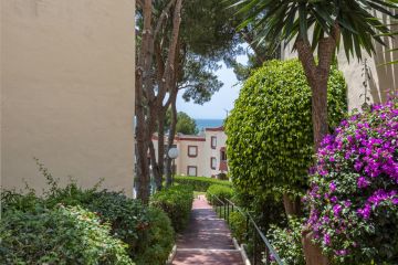 https://cdn.resales-online.com/public/hku2fpg7p6/properties/62f7653b45b011f0ad0102e0405b089b/w1200/18-cc72f169493c096e712837ff5d8b6e41.jpg?v=1749532032