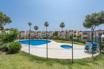 https://cdn.resales-online.com/public/hku2fpg7p6/properties/62f7653b45b011f0ad0102e0405b089b/w1200/4-c23c0f86247804fa50226aecd8b0b2c8.jpg?v=1749532032