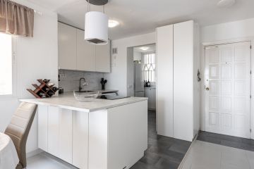 https://cdn.resales-online.com/public/hku2fpg7p6/properties/62f7653b45b011f0ad0102e0405b089b/w1200/6-241328e1bcc9c0d8ce1222beb6c967a8.jpg?v=1749532032