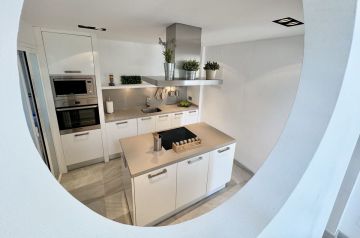https://cdn.resales-online.com/public/e6bso0axae/properties/3e8574fd412911f0ad0102e0405b089b/w1200/19-d0ed7da2012a09046d307c195d98e7d6.jpg?v=1749551820