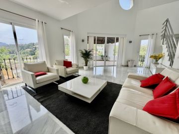 https://cdn.resales-online.com/public/e6bso0axae/properties/3e8574fd412911f0ad0102e0405b089b/w1200/2-5bd7b9d04b45e33852eaf0ec6670150d.jpg?v=1749551820