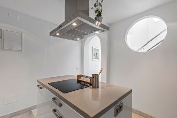 https://cdn.resales-online.com/public/e6bso0axae/properties/3e8574fd412911f0ad0102e0405b089b/w1200/21-2c707e7c511429b4f8ec4ee5f221ddb6.jpg?v=1749551820