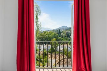https://cdn.resales-online.com/public/e6bso0axae/properties/3e8574fd412911f0ad0102e0405b089b/w1200/28-ef19a2c59920e2e087cd278a51b6dbf8.jpg?v=1749551820