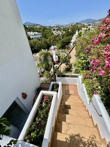 https://cdn.resales-online.com/public/e6bso0axae/properties/3e8574fd412911f0ad0102e0405b089b/w1200/33-f37a7fab00fce6ff6b895520b67d6d6d.jpg?v=1749551820