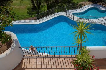 https://cdn.resales-online.com/public/e6bso0axae/properties/3e8574fd412911f0ad0102e0405b089b/w1200/35-53608d01401493ba18e3704836160563.jpg?v=1749551820