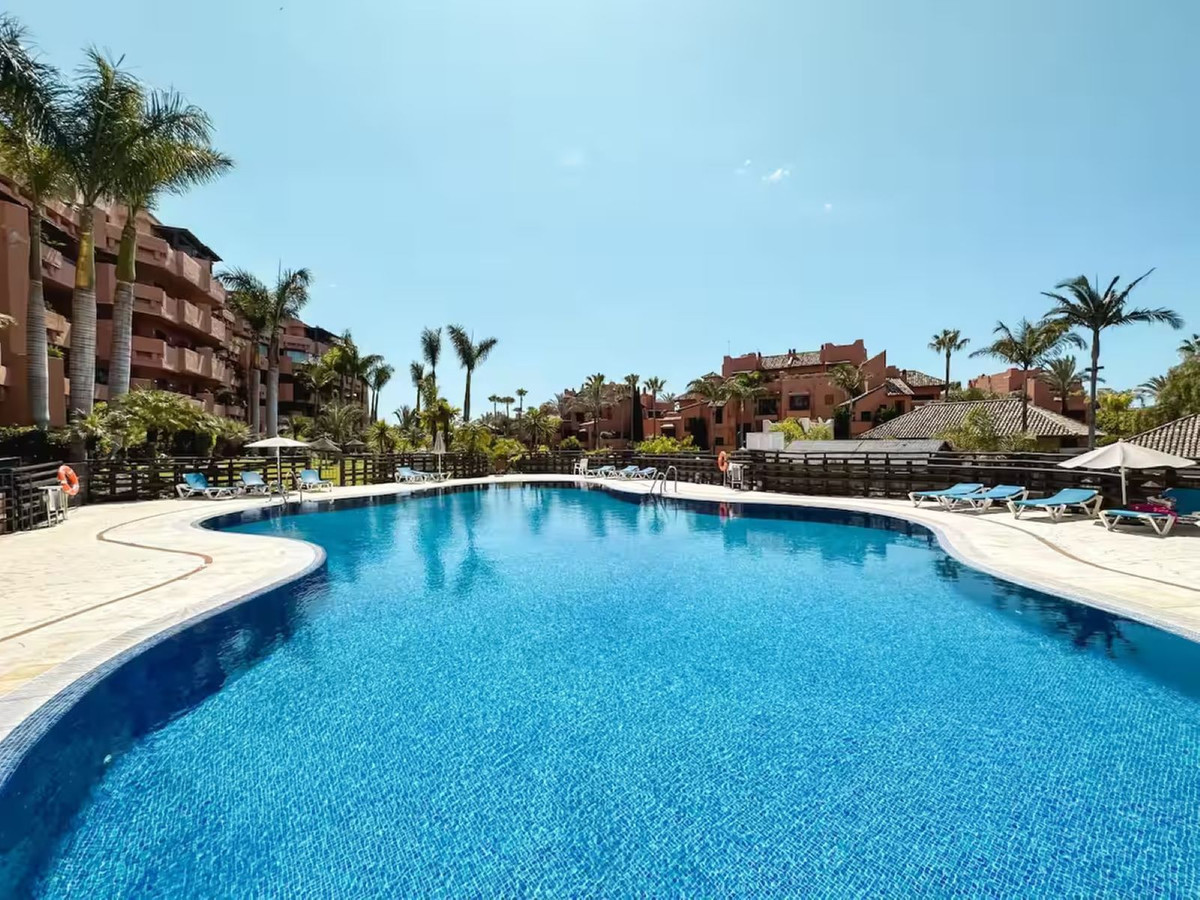 https://cdn.resales-online.com/public/6pcoehzhpl/properties/85273540d37211ef8ce602e0405b089b/w1200/1-7980e48d732b6fc85c14b43b94d2aa54.jpg?v=1739969197