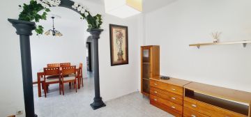 https://cdn.resales-online.com/public/sq7l374beo45ahdy/properties/c273c86c46ab11f0ad0102e0405b089b/w1200/3-e898b2bb2a2fdfd06d2c39894dce8316.jpg?v=1749640138