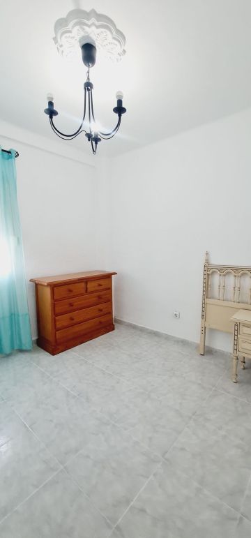 https://cdn.resales-online.com/public/sq7l374beo45ahdy/properties/c273c86c46ab11f0ad0102e0405b089b/w1200/8-e64a9055bba3e77ac8aca3b893cdf826.jpg?v=1749640138