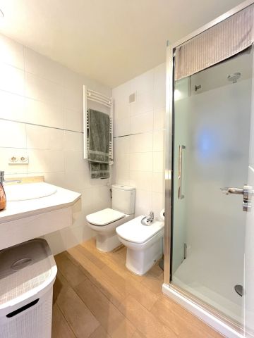 https://cdn.resales-online.com/public/lfdk02ac23/properties/0508f8a7453611f0ad0102e0405b089b/w1200/10-bb915d1cb19341576dcdc994b81ab9c5.jpg?v=1749726784