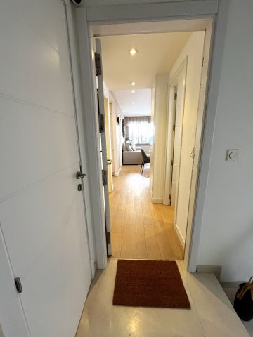 https://cdn.resales-online.com/public/lfdk02ac23/properties/0508f8a7453611f0ad0102e0405b089b/w1200/14-d70dc3102c00d7be0e872dfe1c1f86d7.jpg?v=1749726784