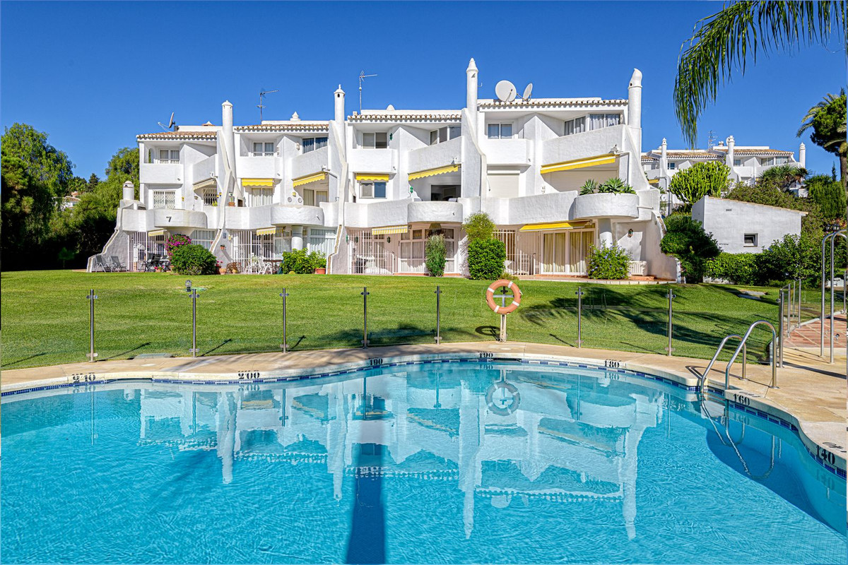https://cdn.resales-online.com/public/d1sa2cmdud/properties/ca6e88cf3a4511f0ad0102e0405b089b/w1200/1-7980e48d732b6fc85c14b43b94d2aa54.jpg?v=1749477742