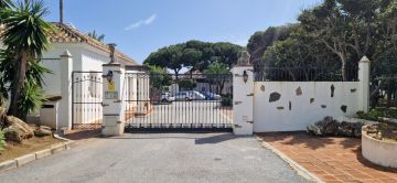 https://cdn.resales-online.com/public/e24h25ebz0/properties/690cbddb29a111f0ad0102e0405b089b/w1200/19-d0ed7da2012a09046d307c195d98e7d6.jpg?v=1753964879