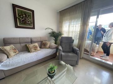 https://cdn.resales-online.com/public/uxf862ecr8/properties/bae4e3f247bc11f0ad0102e0405b089b/w1200/3-e898b2bb2a2fdfd06d2c39894dce8316.jpg?v=1749758253