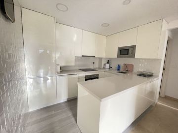 https://cdn.resales-online.com/public/uxf862ecr8/properties/bae4e3f247bc11f0ad0102e0405b089b/w1200/4-c23c0f86247804fa50226aecd8b0b2c8.jpg?v=1749758253