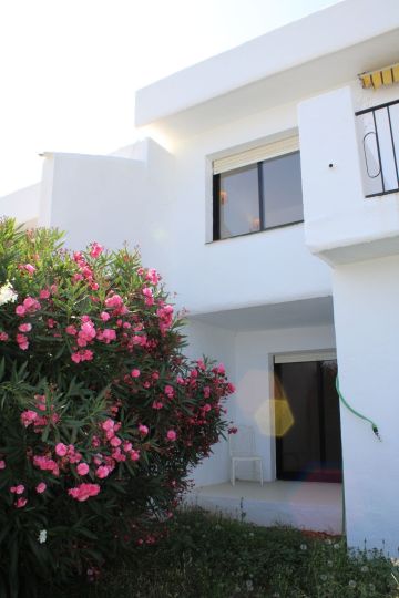 https://cdn.resales-online.com/public/mf919c1vse/properties/a0dc71f1492211f0ad0102e0405b089b/w1200/51-1a006e3d9335f058903eb94f281586d2.jpg?v=1749911724
