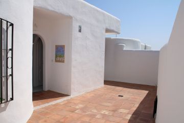 https://cdn.resales-online.com/public/mf919c1vse/properties/a0dc71f1492211f0ad0102e0405b089b/w1200/7-aa4cc561180b369757c0bb4af9886cd3.jpg?v=1749911724