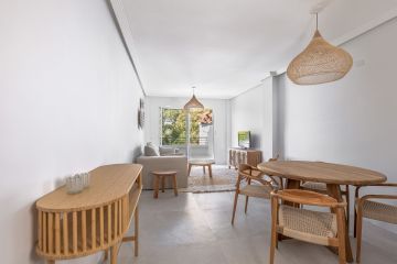 https://cdn.resales-online.com/public/264bdn340a/properties/d9840c64404211f0ad0102e0405b089b/w1200/4-c23c0f86247804fa50226aecd8b0b2c8.jpg?v=1748938245