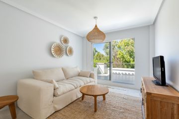 https://cdn.resales-online.com/public/264bdn340a/properties/d9840c64404211f0ad0102e0405b089b/w1200/6-241328e1bcc9c0d8ce1222beb6c967a8.jpg?v=1748938245
