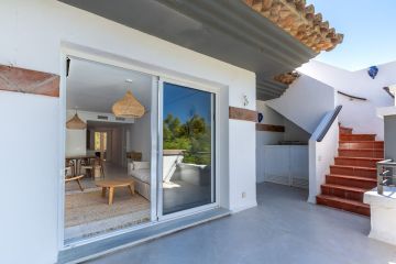 https://cdn.resales-online.com/public/264bdn340a/properties/d9840c64404211f0ad0102e0405b089b/w1200/7-aa4cc561180b369757c0bb4af9886cd3.jpg?v=1748938245