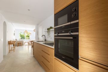 https://cdn.resales-online.com/public/264bdn340a/properties/d9840c64404211f0ad0102e0405b089b/w1200/9-467d0cee5b725f3ef65f102a0c2e69c0.jpg?v=1748938245