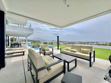 https://cdn.resales-online.com/public/vgq4hvrj6c/properties/3920e3c24b5b11f0ad0102e0405b089b/w1200/14-d70dc3102c00d7be0e872dfe1c1f86d7.jpg?v=1750155890
