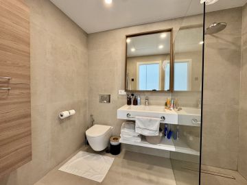 https://cdn.resales-online.com/public/vgq4hvrj6c/properties/3920e3c24b5b11f0ad0102e0405b089b/w1200/31-5e8b9eb86a2d455eeaf43a7bbf3ccd12.jpg?v=1750155890
