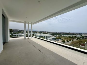 https://cdn.resales-online.com/public/vgq4hvrj6c/properties/3920e3c24b5b11f0ad0102e0405b089b/w1200/33-f37a7fab00fce6ff6b895520b67d6d6d.jpg?v=1750155890