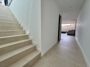 https://cdn.resales-online.com/public/vgq4hvrj6c/properties/3920e3c24b5b11f0ad0102e0405b089b/w1200/34-2e8657844e540eba0189d71f472ffca9.jpg?v=1750155890