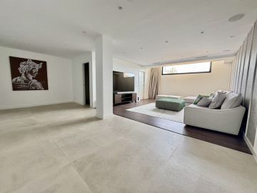 https://cdn.resales-online.com/public/vgq4hvrj6c/properties/3920e3c24b5b11f0ad0102e0405b089b/w1200/38-9b9a71c4c46e127e5c6f91a74b158396.jpg?v=1750155890
