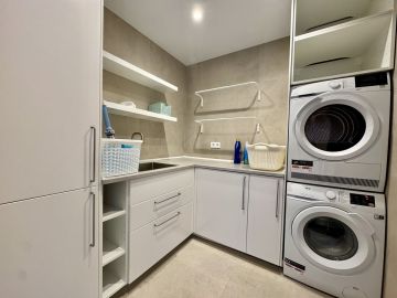 https://cdn.resales-online.com/public/vgq4hvrj6c/properties/3920e3c24b5b11f0ad0102e0405b089b/w1200/41-0bdc8f07789df4609410591d8ac779d9.jpg?v=1750155890