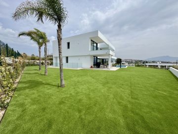 https://cdn.resales-online.com/public/vgq4hvrj6c/properties/3920e3c24b5b11f0ad0102e0405b089b/w1200/44-a9b00fef606e1a421f9431575315bbcb.jpg?v=1750155890